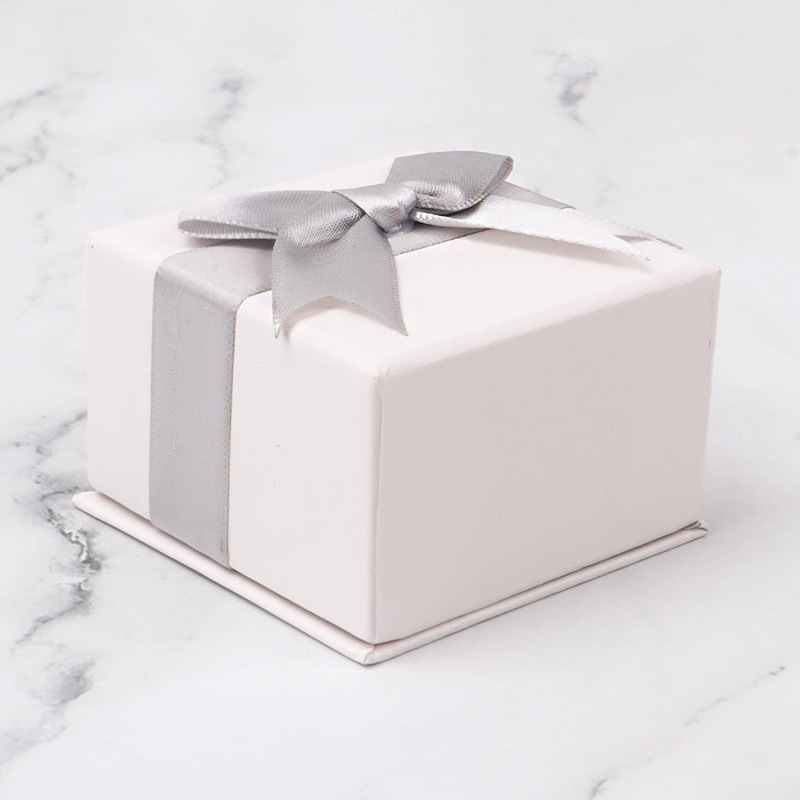Bow Jewelry Packaging Box Ring Necklace Packaging Display Box Small Square Box Couple Ring Bracelet Box Wholesale Application Scenario