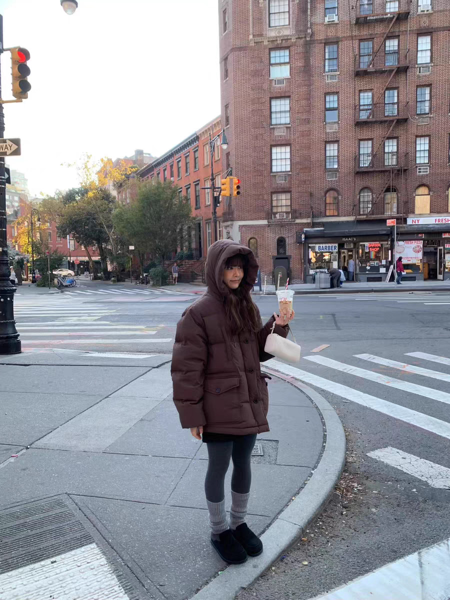 In stock 2025 winter new Dongdaemun, South Korea solid color simple casual hooded mid-length 90 duck down down jacket for women pic 27