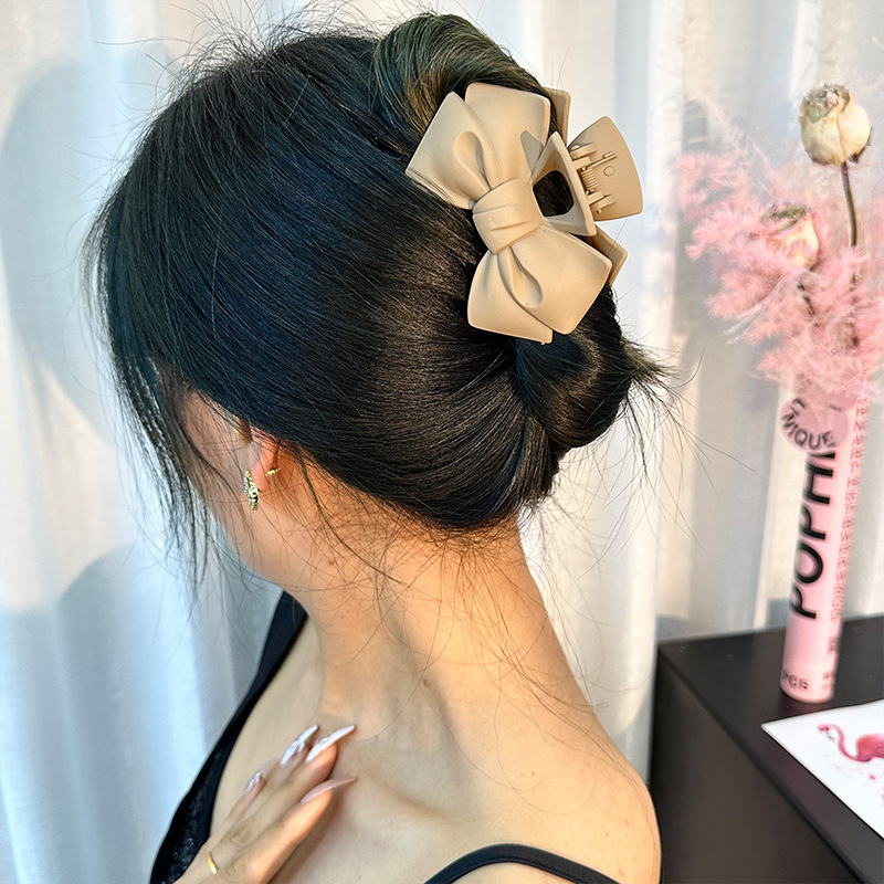 简约纯色后脑细节图