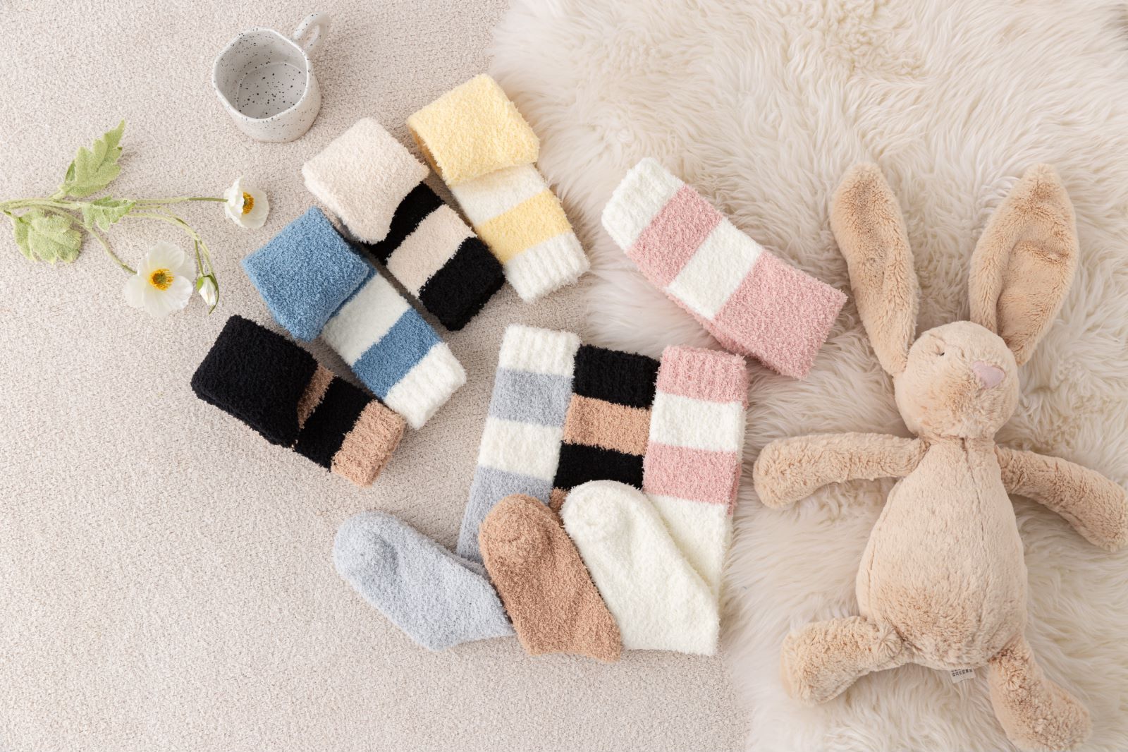 Coral fleece floor socks, non-shedding warm socks, women's mid-calf socks, thickened fleece sleep socks for winter, towel calf socks Application Scenario
