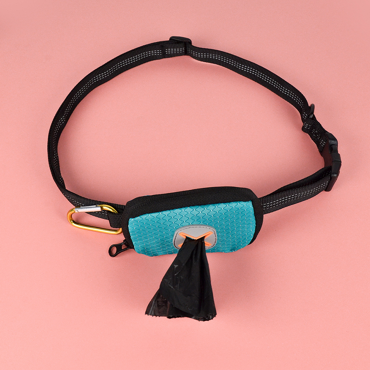 Maidi Factory wholesals new high-quality, ultra-light and multi-functional pet garbage bag dispensers and poop bag storage bags Application Scenario