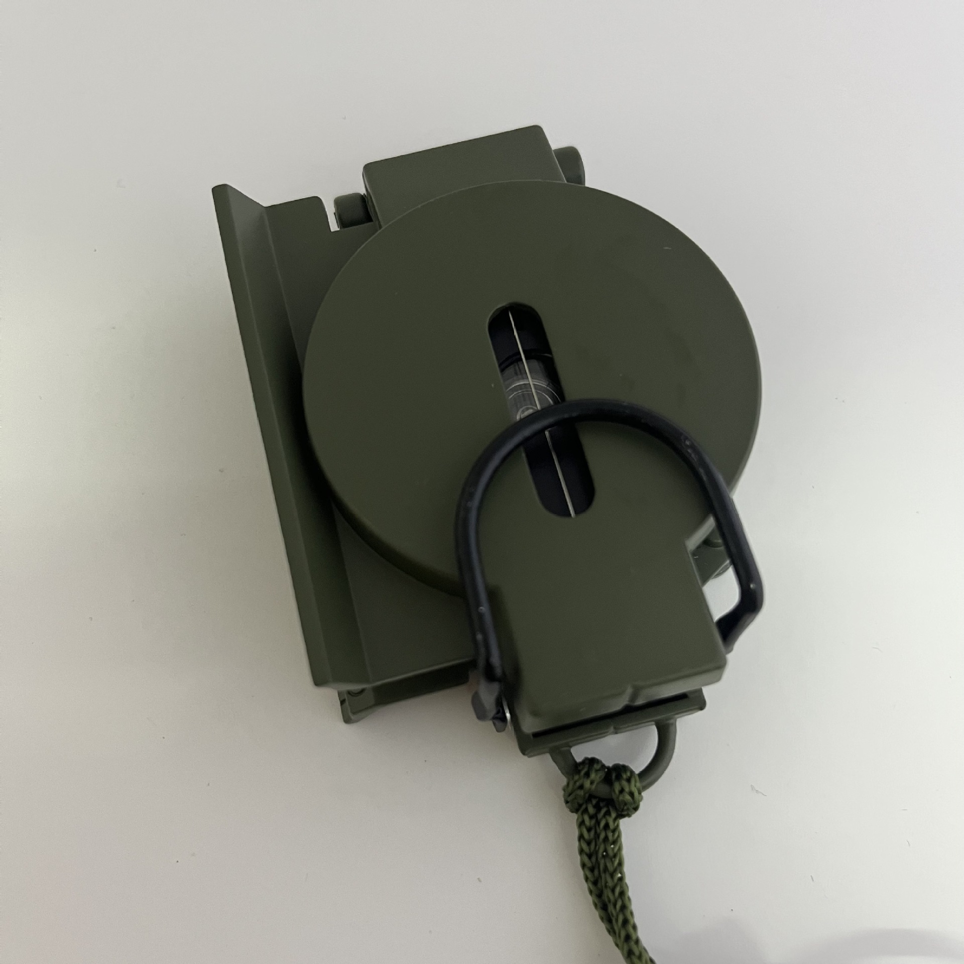 Military green metal compass, metal frame, high-precision camping and outdoor multi-functional compass wholesale Application Scenario