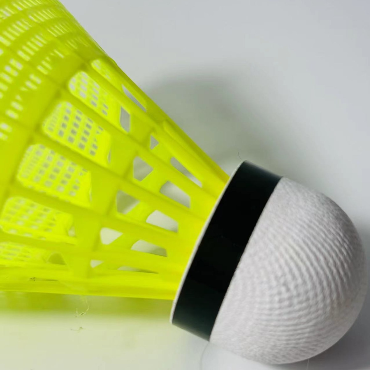 Nylon Badminton Suction Card 3 Sets 1841 Outdoor Training Resistant Yellow Badminton Windproof Wholesale Specification drawing