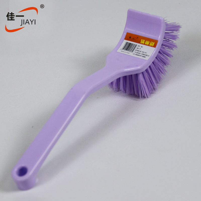The cookware manufacturer can hang the 1803 pot brush in multiple colors for cleaning POTS, plates and bowls. It is a kitchen brush for cleaning Application Scenario