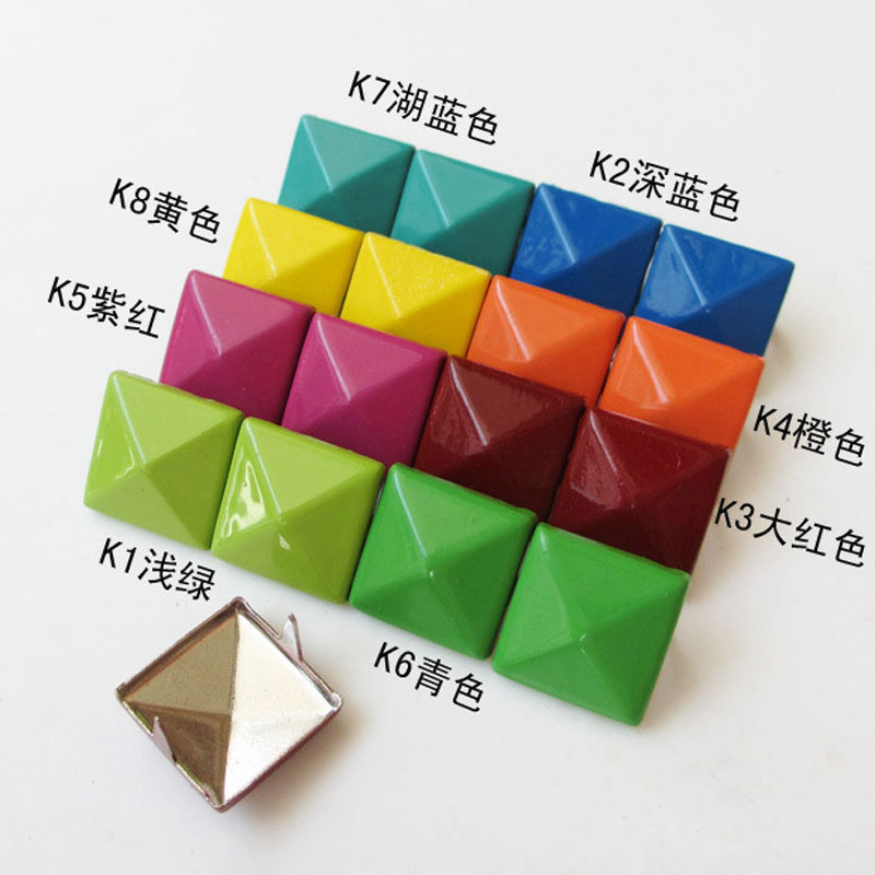 Claw nail type processing and customization, multi-style four-claw DIY phone case, bag accessory rivets, round and flat Application Scenario