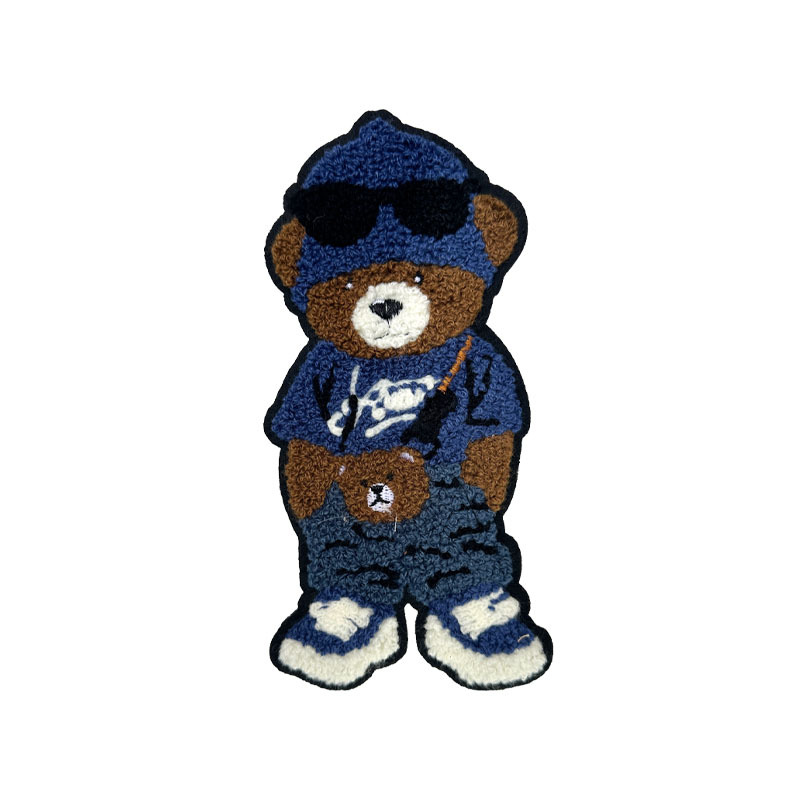 Wholesale computer-embroidered large cartoon snowman, bear, lamb, rabbit patch cloth, clothes, bags, accessories and decorations Specification image