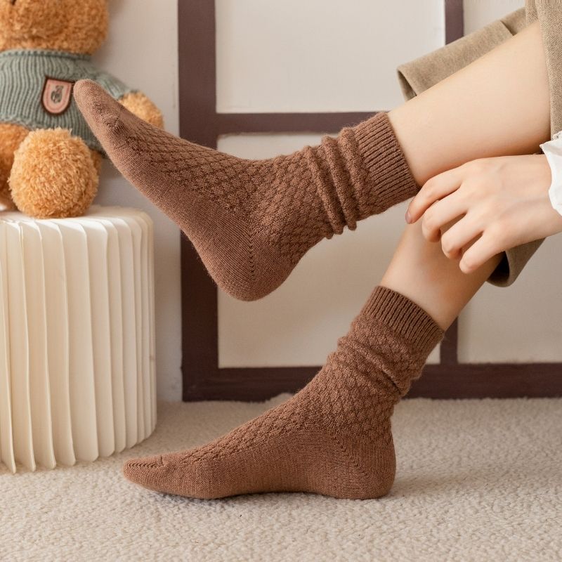 批发秋冬中筒袜子双针双路菠萝素色特种纱抗起球保暖女士堆堆袜
