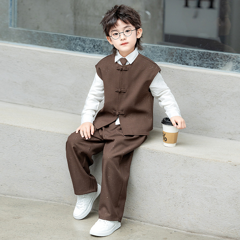 New Chinese-style Tang suit for boys in spring, children's retro Chinese-style vest set, boys' host fashion show performance outfit Specification image