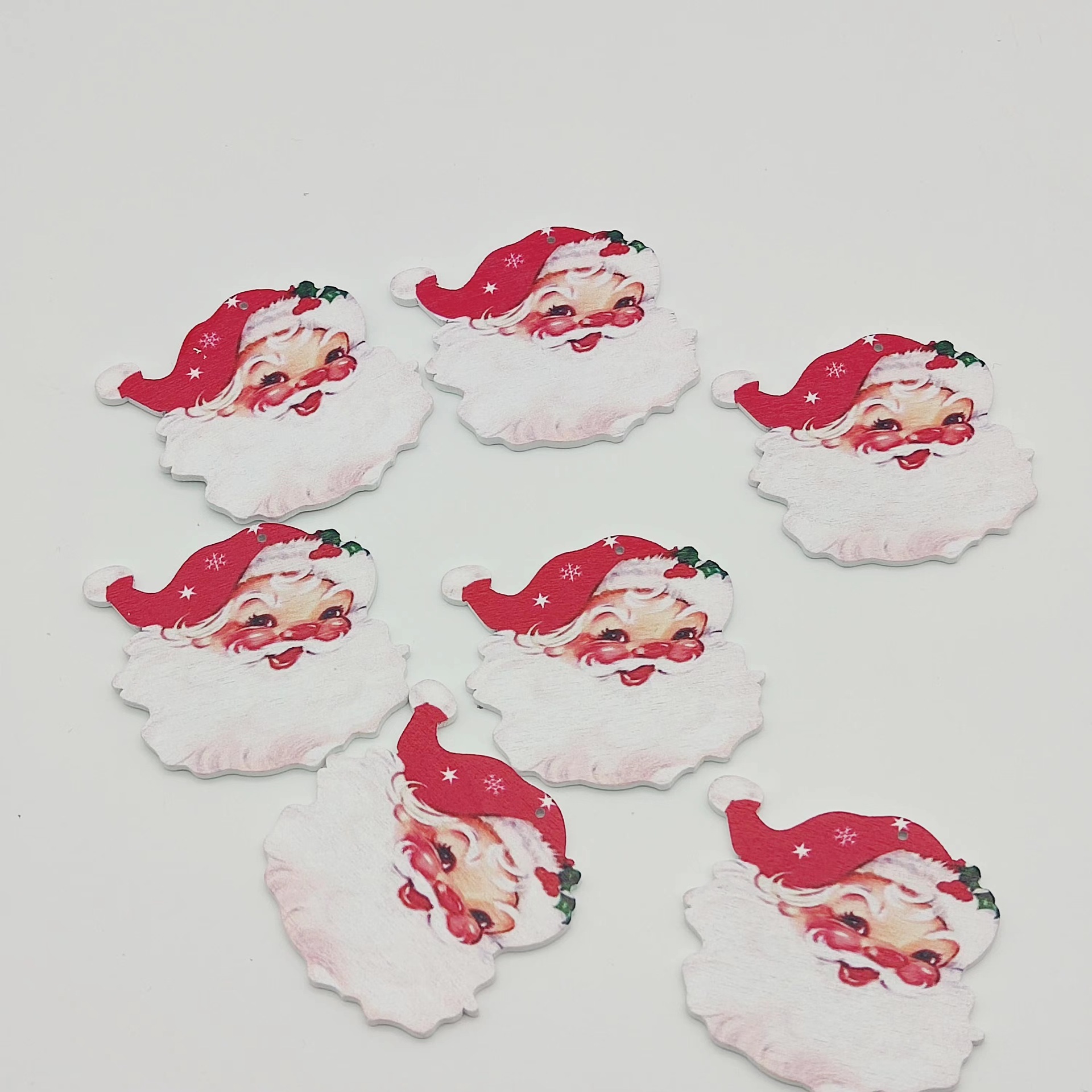 Chenglin Wood beads, Christmas Old Man, Christmas earrings, jewelry pieces, wood chips, DIY accessories, loose beads, round beads, factory batch delivery Specification image