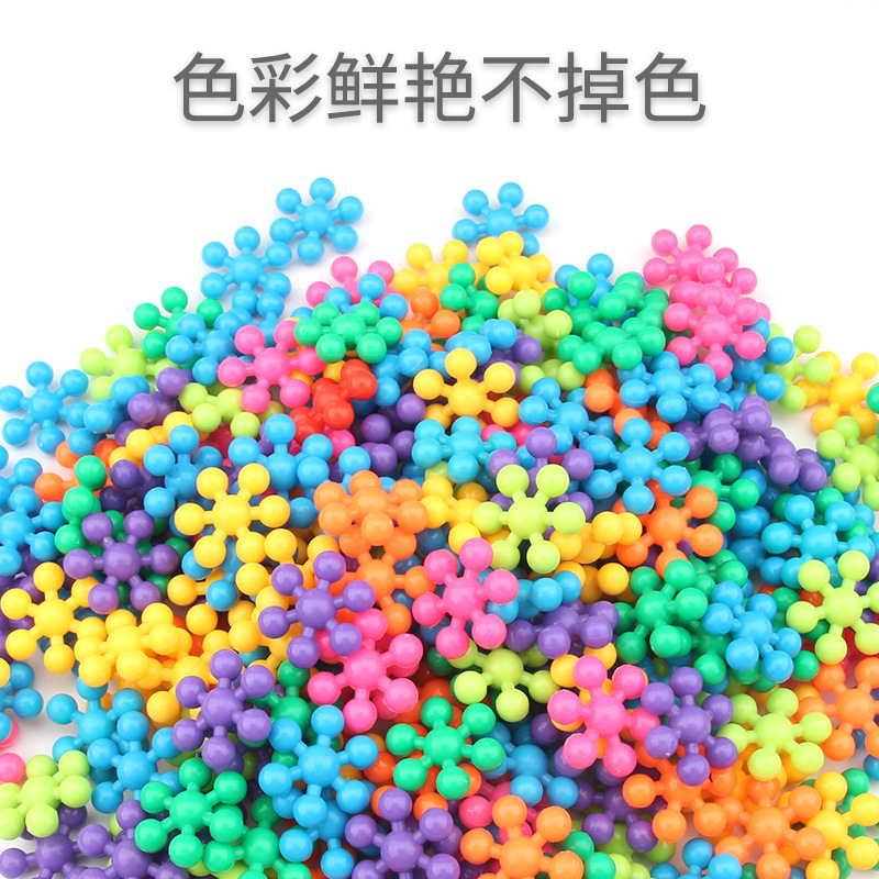 Cross-border snowflake early education toy building blocks for kindergartens, 3D stereoscopic plum blossom building blocks, educational children's concentration assembly Application Scenario