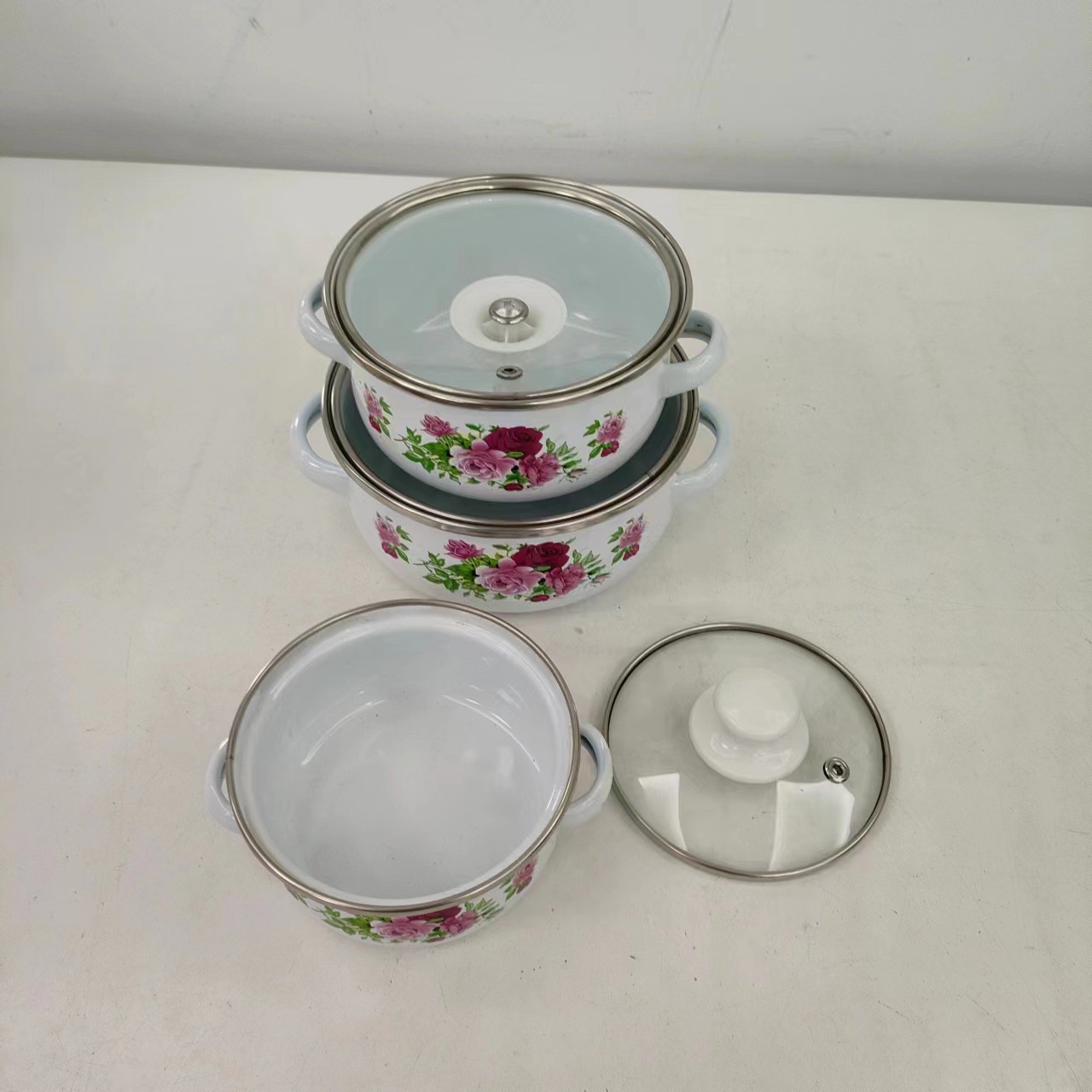 锅具套装实物图