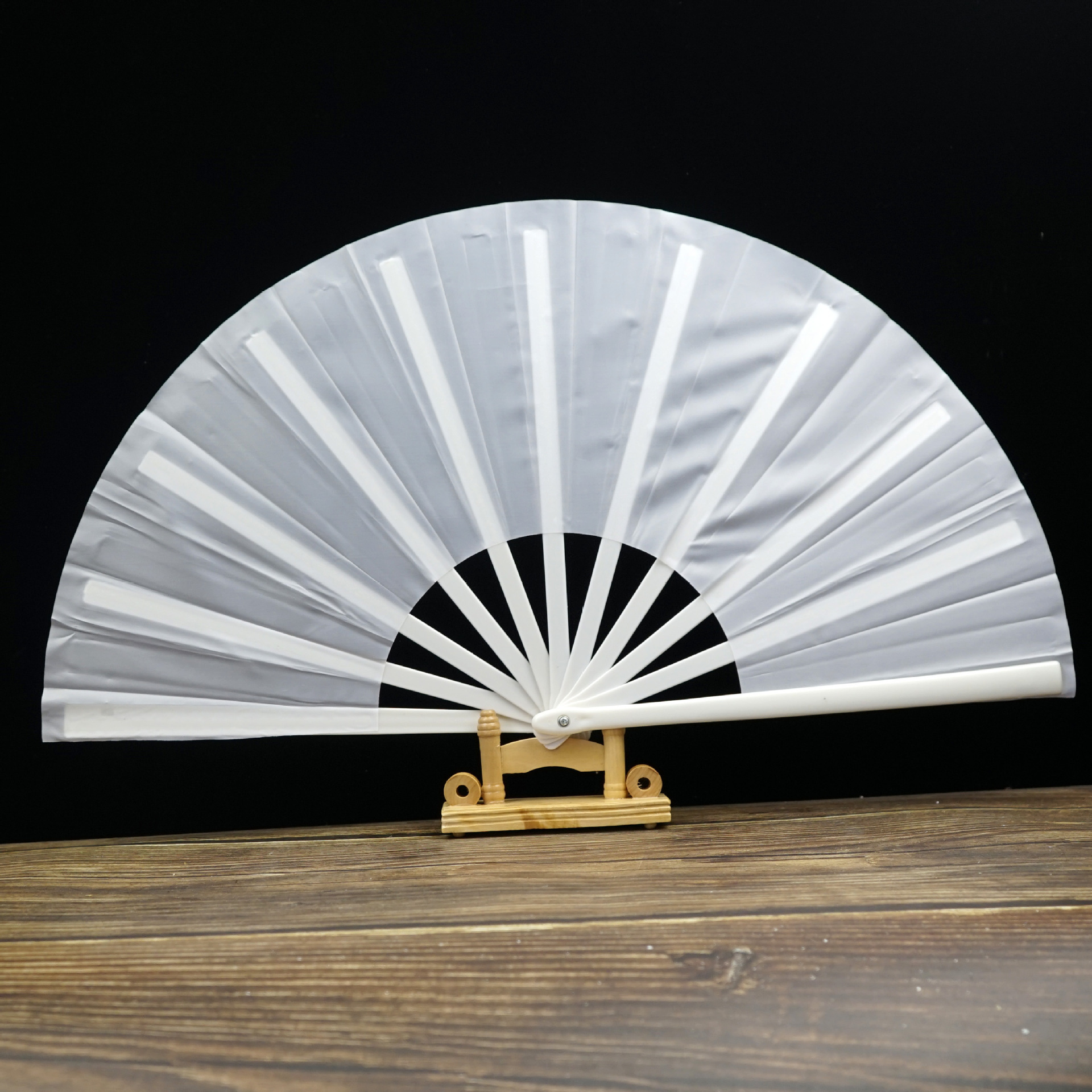 A one-foot 33CM black, white and red folding fan, a pure black kung fu fan that opens and closes smoothly, a cross-border ancient-style folding fan details Picture