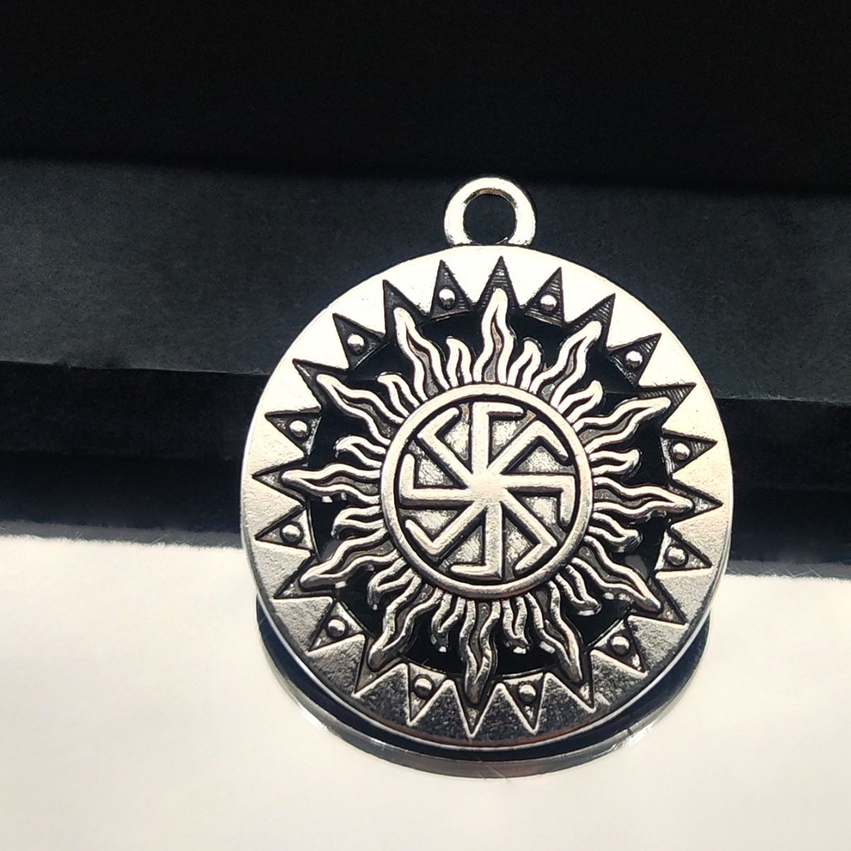 Cross-border alloy Sun God round pendant, DIY keychain, pendant, earrings, pendant accessories, wholesale in stock