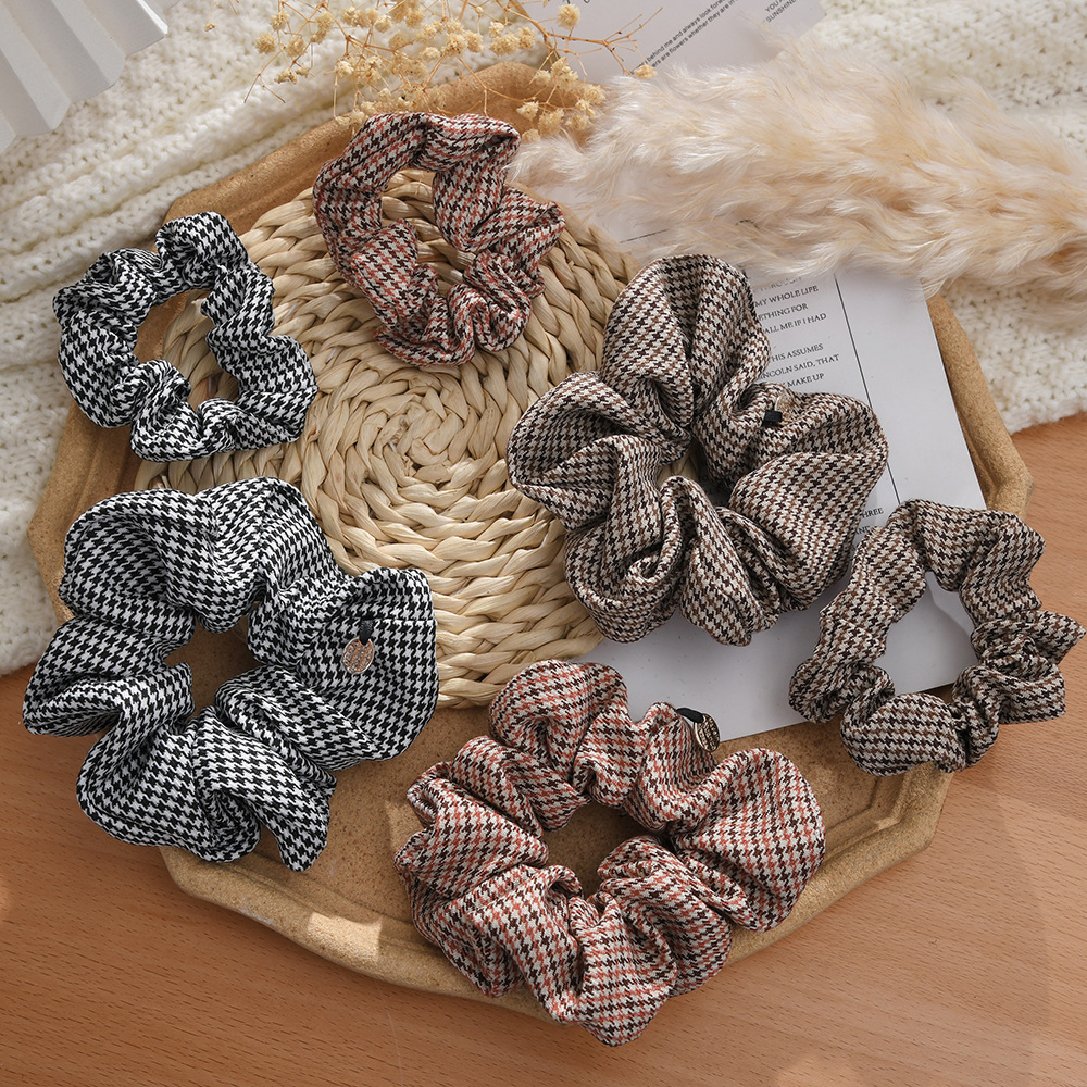 The 2023 new ins style simple hair band, retro check large intestine hair band, and thousand bird check striped large intestine hair band