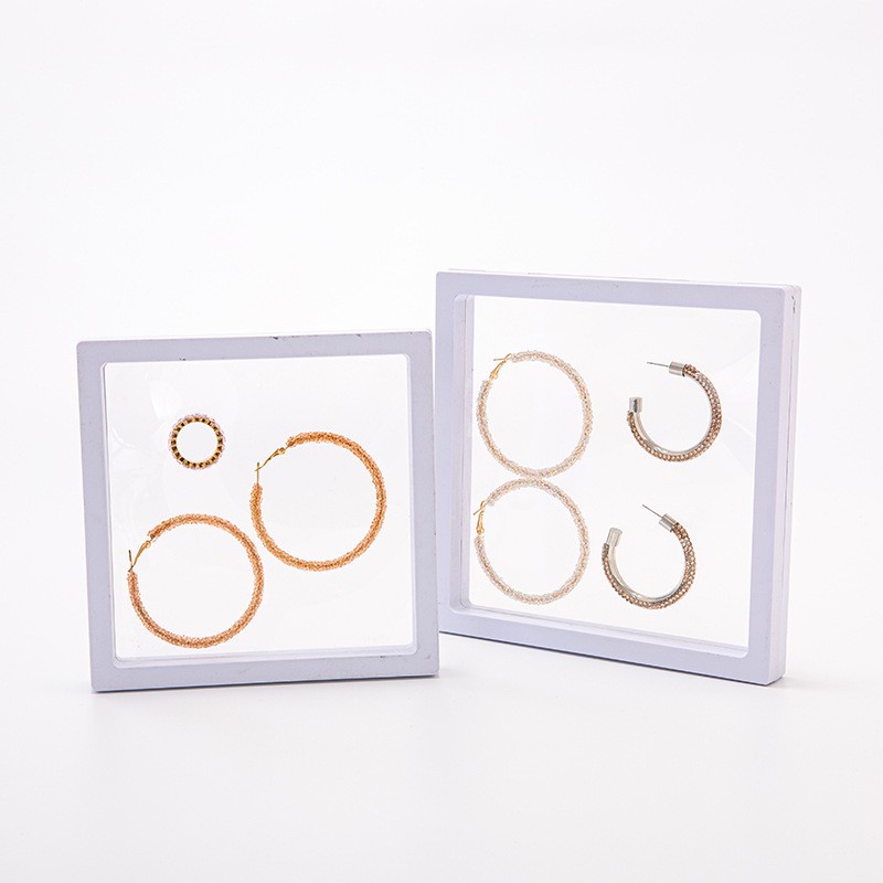 The suspended box is a popular dust-proof PE film suspended box for jewelry storage and packaging, as well as for lipstick, accessories, wearing accessories and gift boxes Application Scenario