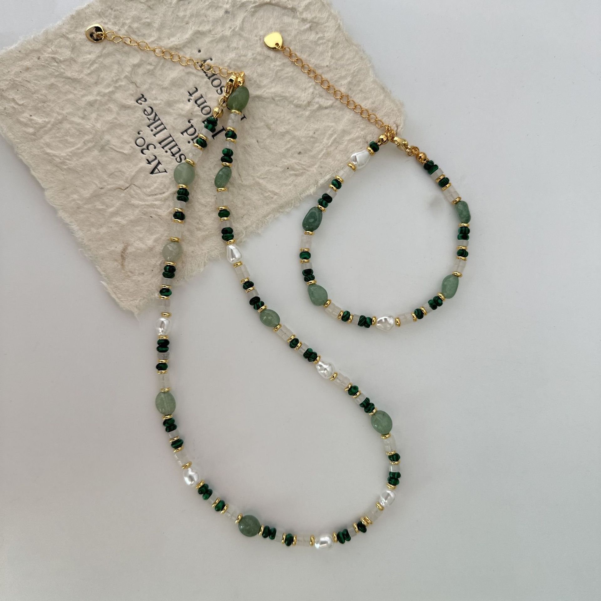 Green peacock agate beaded collarbone neck chain, green Dongling dopamine freshwater pearl necklace, summer style Internet celebrity pic 5