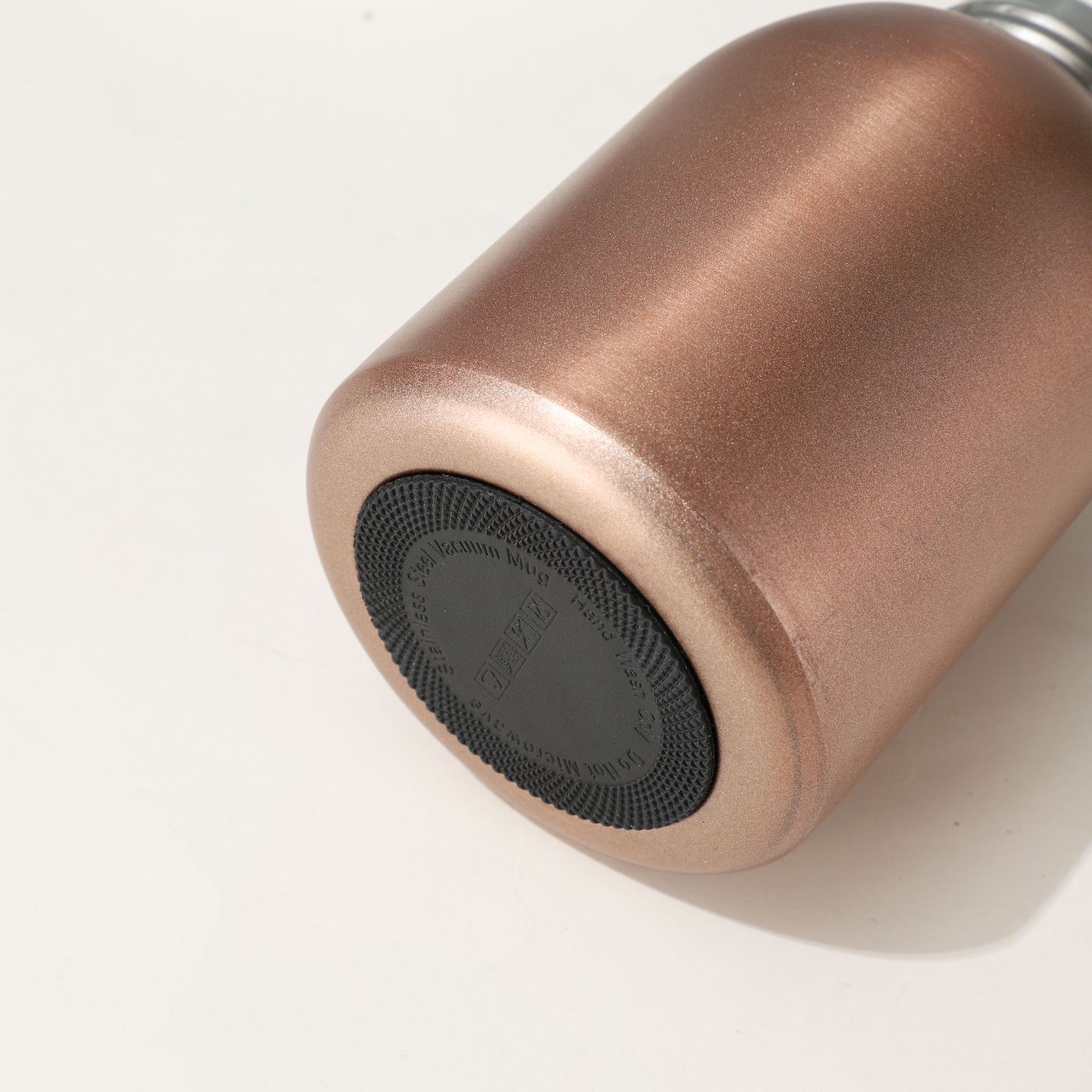 New American 316 stainless steel insulated cup, outdoor portable sports water cup, car vacuum portable car cup Application Scenario