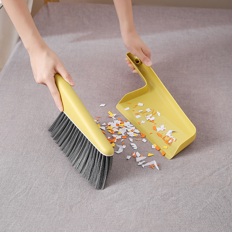 Household bed sofa dust removal brush and desktop dust cleaning brush details Picture