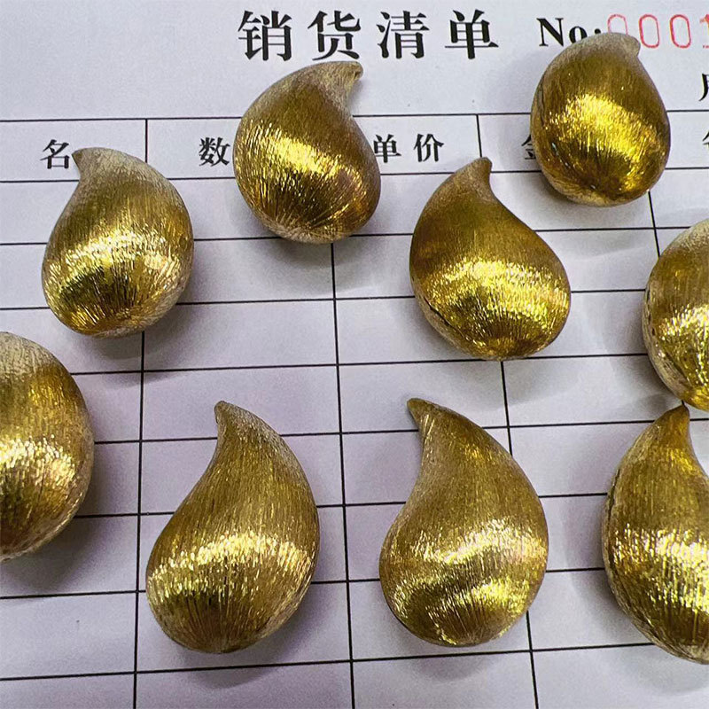 15*25 Lasa no-hanging capsic-shaped brass jewelry accessories, water drop arc surface brushed DIY trendy earrings accessories Application Scenario