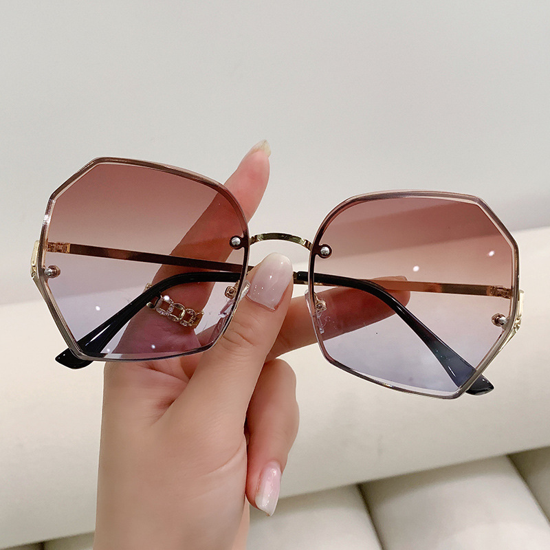 New frameless edge-cut sunglasses for women, fashionable and versatile metal sunglasses for large faces, slimming and UV protection glasses Application Scenario