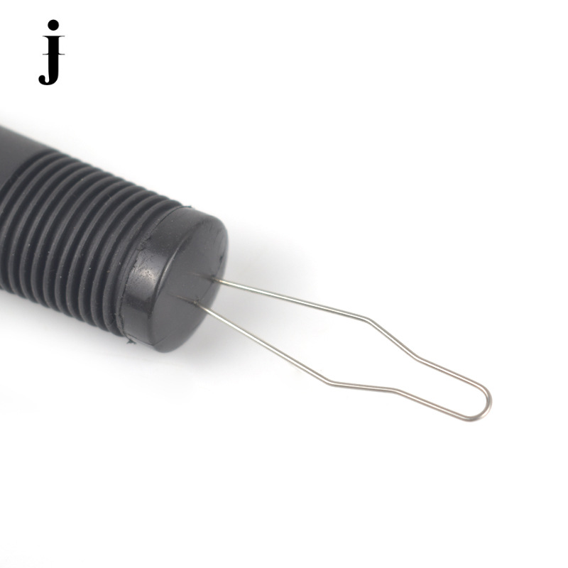 The elderly use stainless steel buttoners, buttoners and zippers for dressing assistance Application Scenario