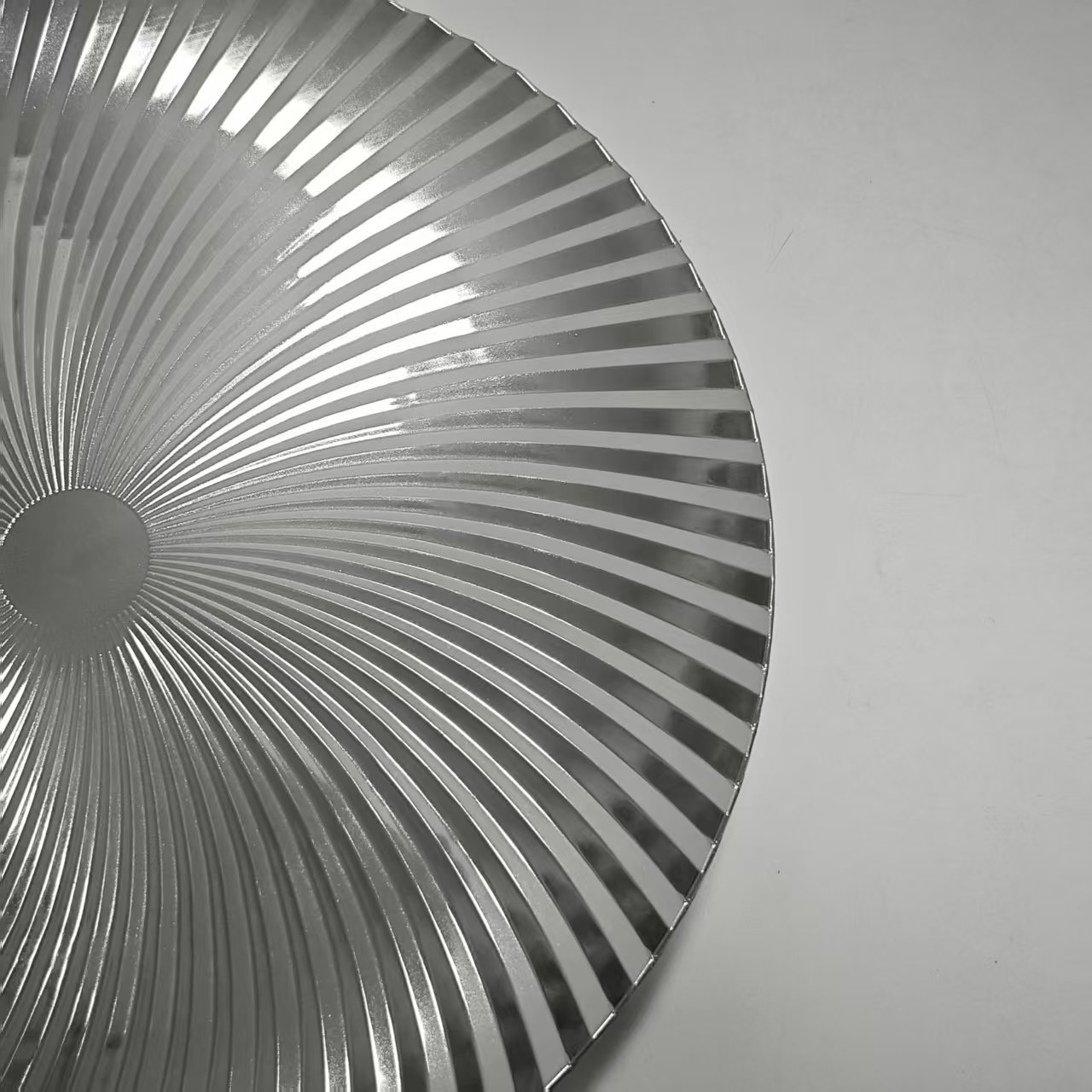 2025新款外贸欧式复古盘子果盘宴会盘垫盘婚庆盘chargerplates装详情16