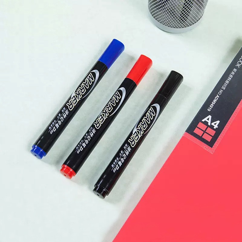 Black single-headed oil-based marker pen, waterproof, large-capacity, non-fading large-headed pen, colored shipping mark logistics marker pen Application Scenario