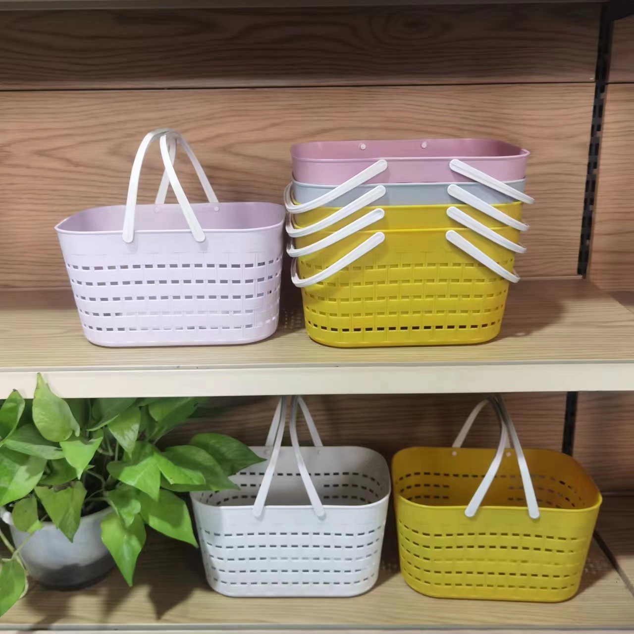 Wholesale hand-held bath baskets, bathroom toiletries storage baskets, plastic bath baskets for bathhouses details Picture