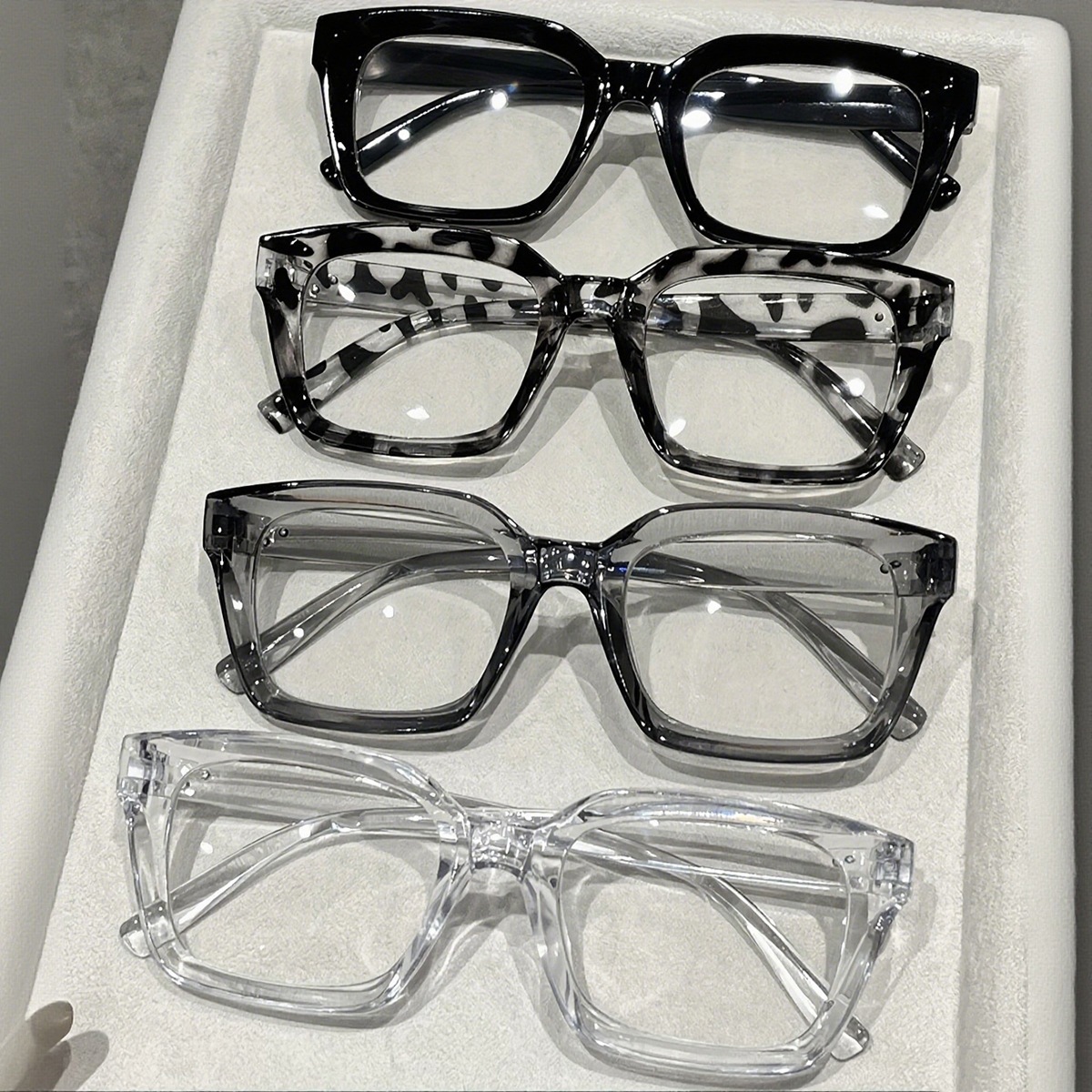 New anti-blue light square frame flat light Glasses for women with rice nails, simple and high appearance level glasses frame, European and American glasses frame Specification image