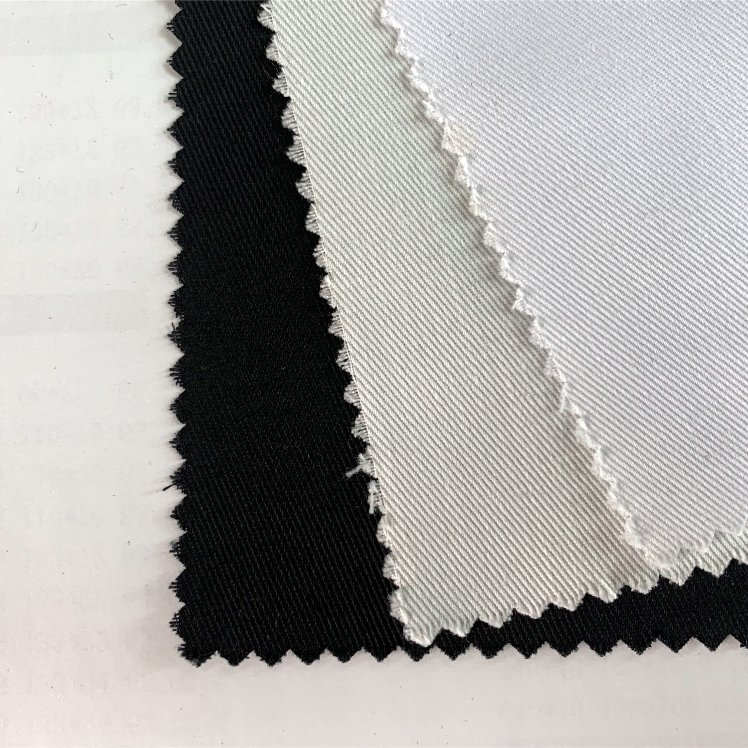 TC polycotton yarn card 108*58 tela de sarga blanqueada semi-blanqueada negro vestido de chef bata blanca ropa de trabajo tela