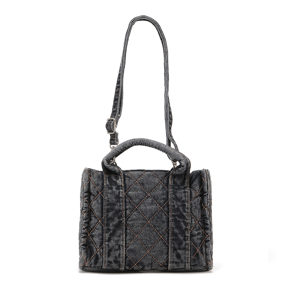 Korean Version Of The New Leisure Art Washed Denim Bag 2023 Texture Embroidered Thread Cloth Bag Shoulder Underarm Bag Application Scenario