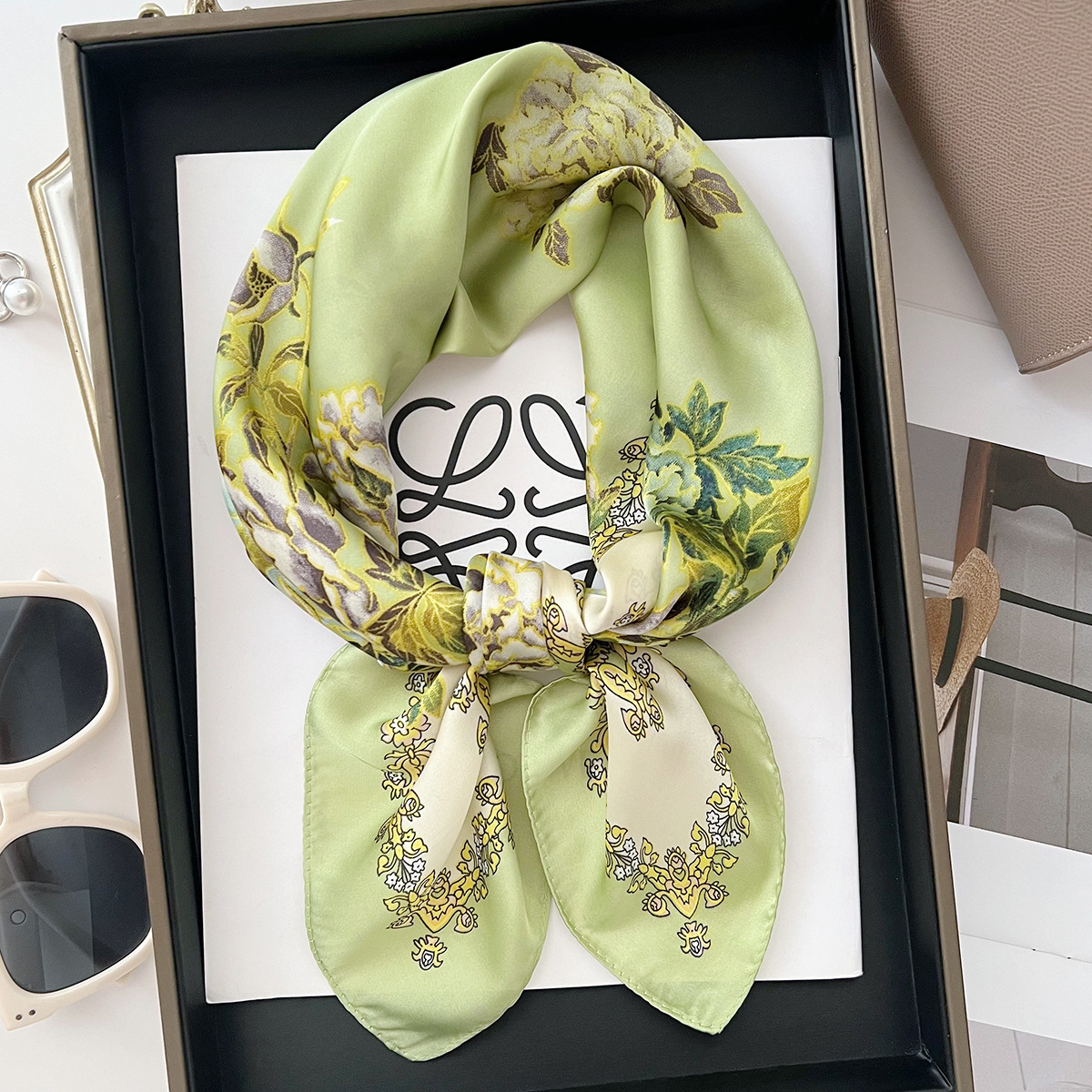 New spring and summer purple floral print silk scarves, women's autumn and winter warm shawls and scarves, fashionable professional decorative neckerchiefs details Picture