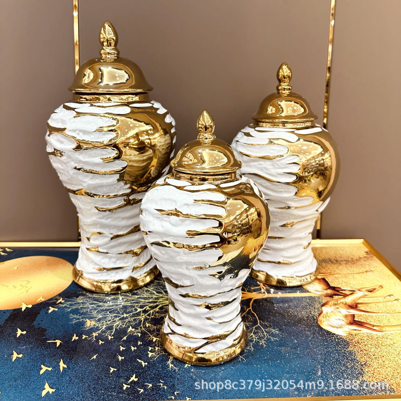 Manufacturers direct sales European electroplated golden ceramic general pot light luxury crafts model room soft entryway decoration general bottle Application Scenario