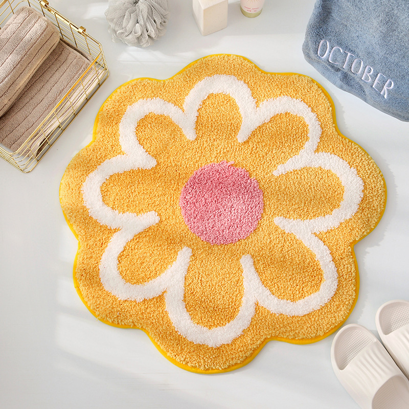 The faux cashmere carpet in an ins style is simple, cute and comfortable. It is a home anti-slip bedside mat with an irregular shape that is dirt-resistant, wear-resistant and thickened details Picture