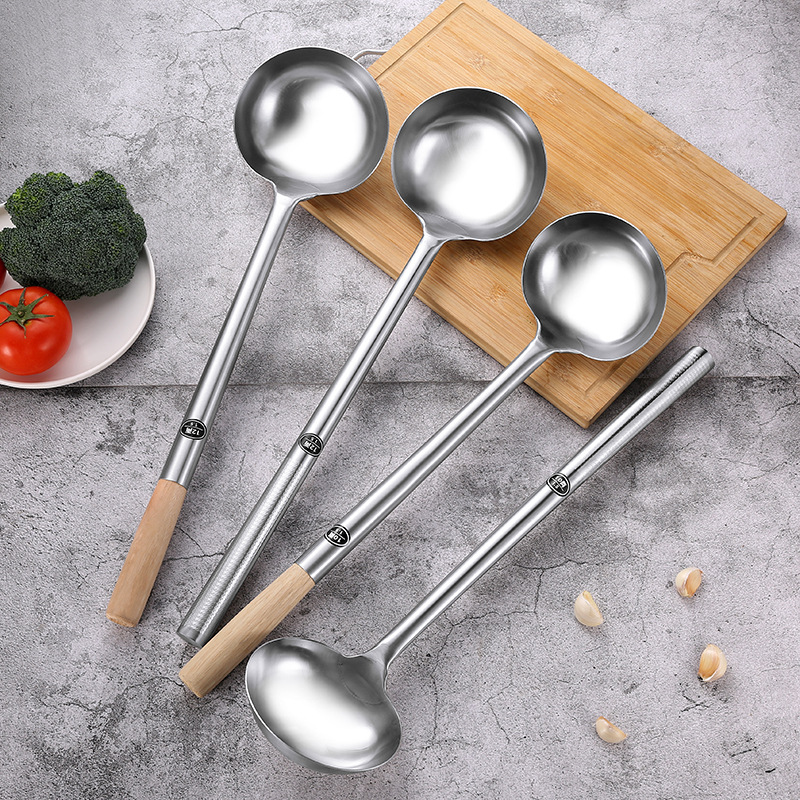 Wholesale Stainless Steel Stir-Fry Spoon Canteen Spoon Cook Stir-Fry Spoon Long Handle Soup Spoon Thickened Dish Dividing Spoon Household Commercial Application Scenario