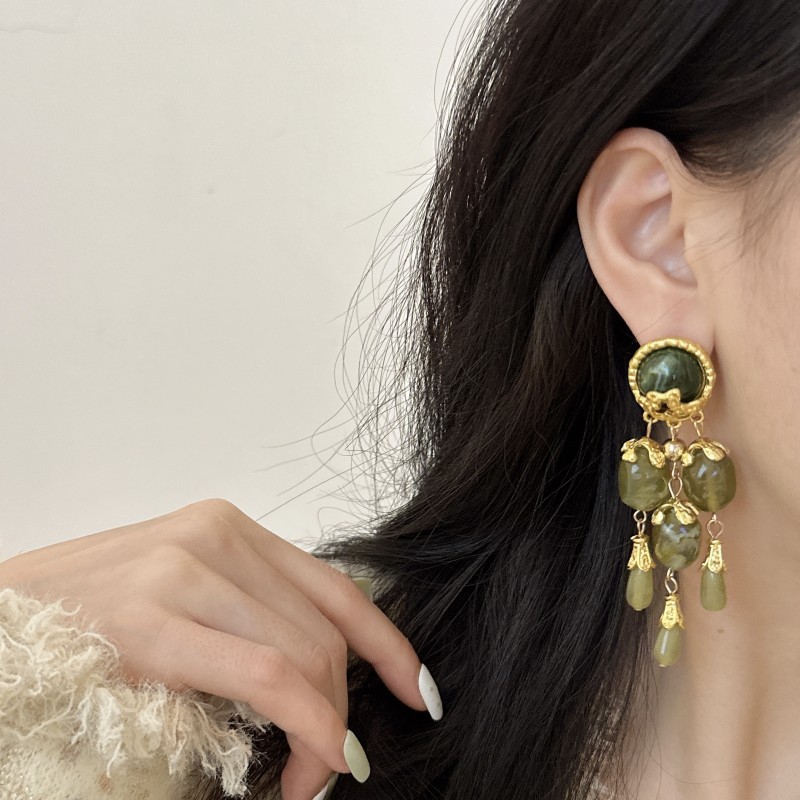 Baroque Court Dinner Vintage Long Temperament Earrings Drop Medieval Green Olive Gemstone Tassel Earrings Stud details Picture