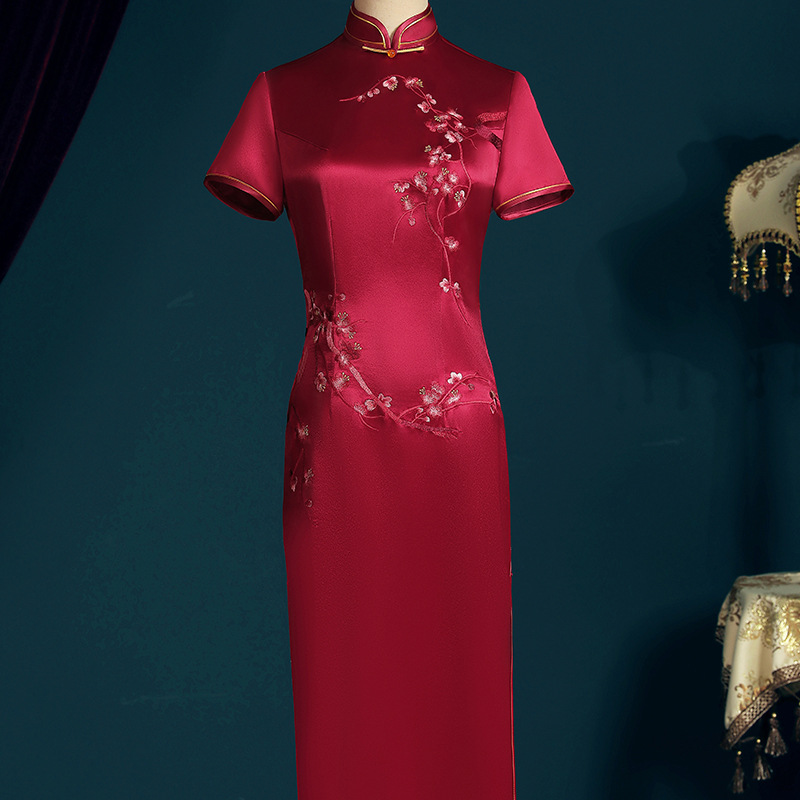 New red spring dress for mothers, cheongsam dress, middle-aged women's wear, wedding banquet and wedding dress for spring and summer