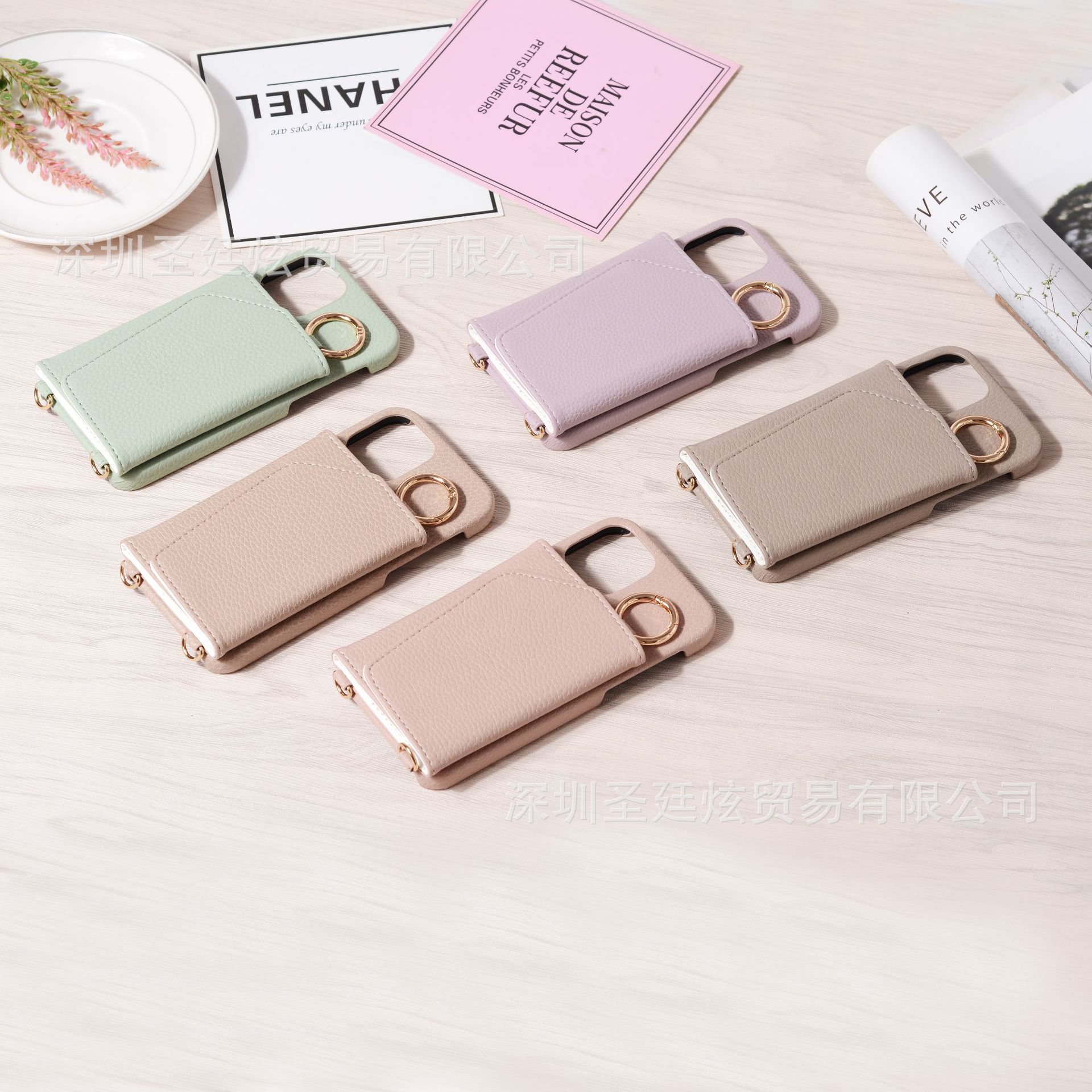This is a popular Japanese iPhone14 phone case, coin purse, two-in-one split card case and phone case Application Scenario