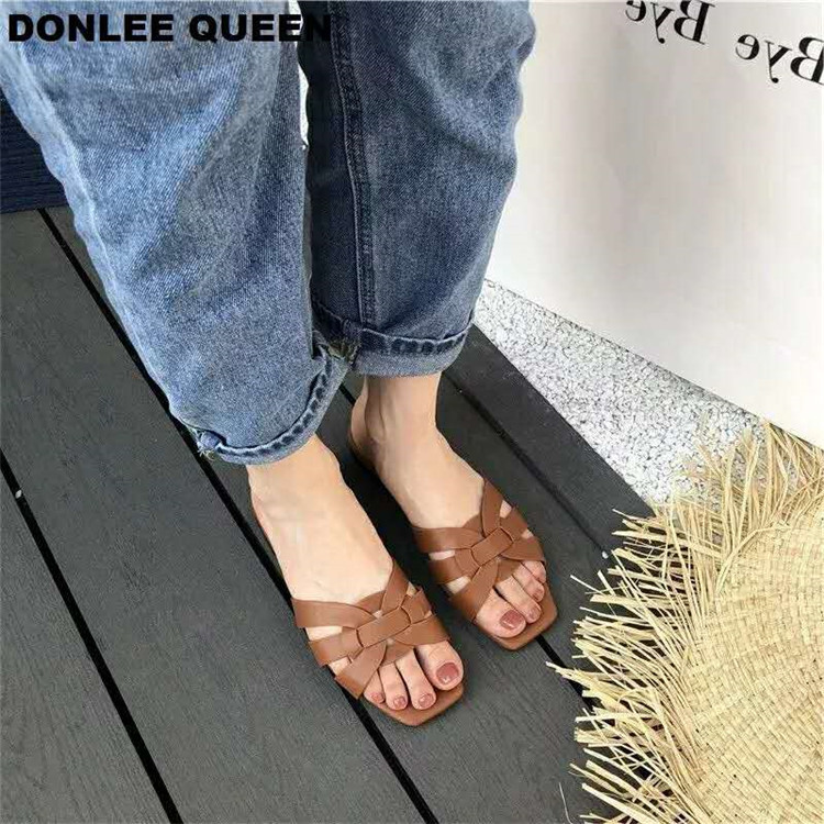 2025 europa y los Estados Unidos tamaño más grande comercio exterior mujeres zapatos de tacón plano de verano nuevo tejido zapatillas frías plano one word zapatillas mujeres cross border Application Scenario
