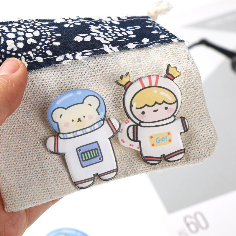 Japan And South Korea Cute Cartoon Small Pin Children's Clothes Astronaut Astronaut Badge Pendant Acrylic Jewelry Brooch details Picture