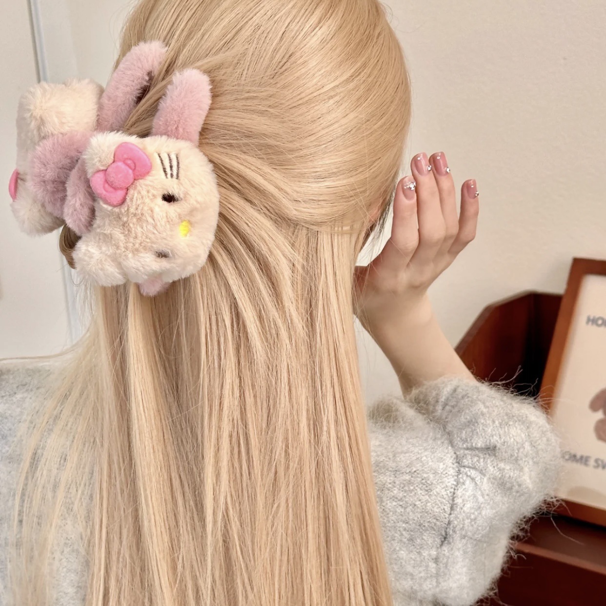 New Sweet Girl Double-Sided Kt Bow Plush Clip Cartoon Cute Shark Clip High Appearance Horizontal Hairpin Hair Accessories full figure