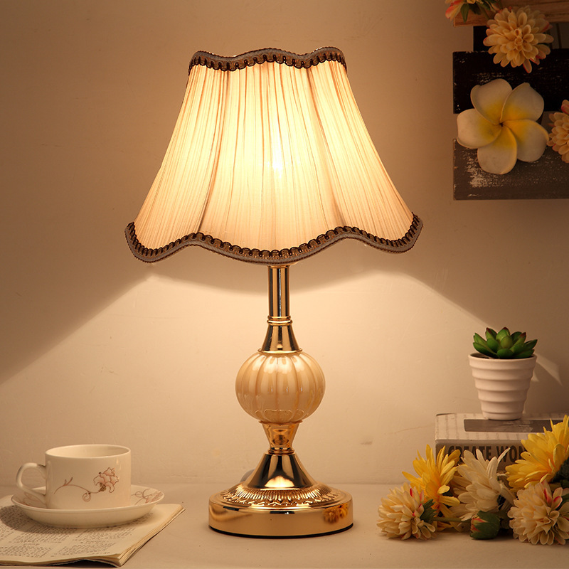 European Simple Glass Table Lamp Nordic Bedroom Bedside Lamp American Modern Retro Iron Factory A Hair