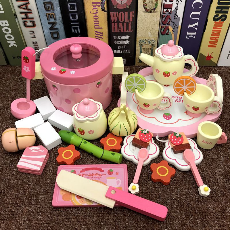 Wooden cut-and-cut fun House kitchen Little princess toy girl New Year Birthday gift simulation cake for children Application Scenario