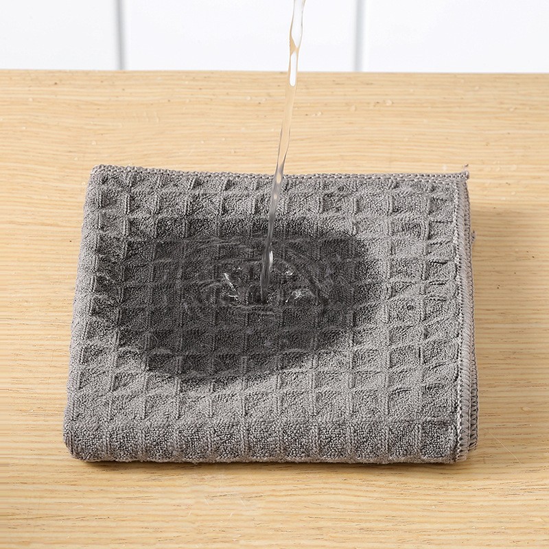 Waffle kitchen water-absorbing and non-shedding dishcloths for cleaning and stain removal, household towels, and home quick-drying cloths Application Scenario