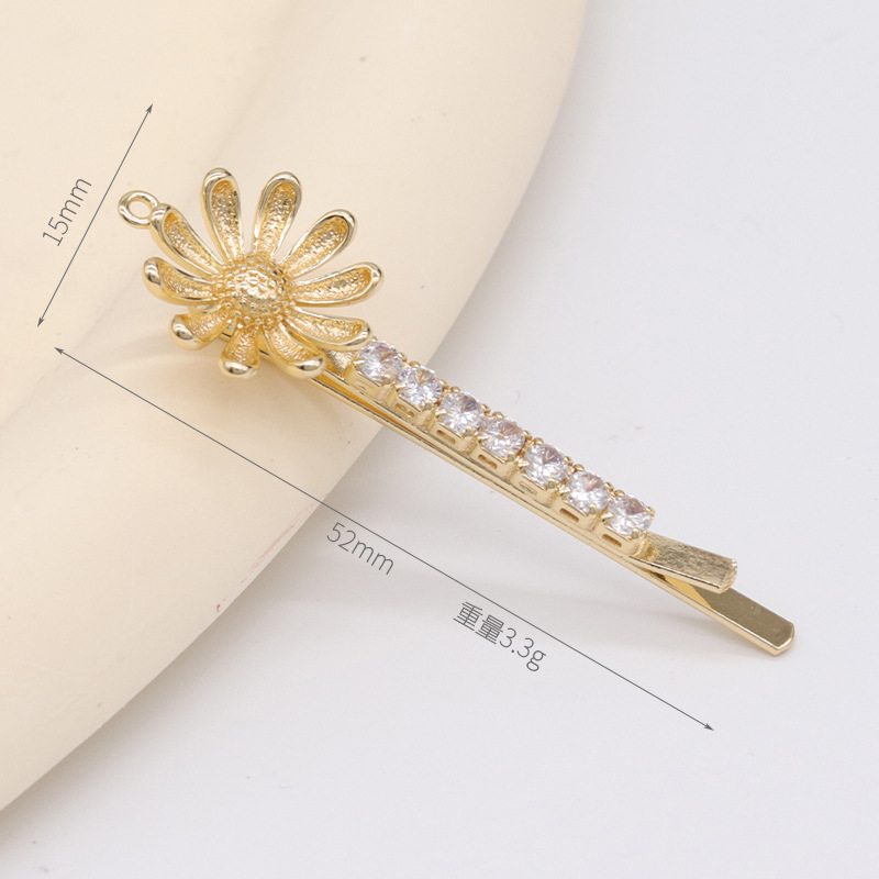 Korean Diamond Hairpin Worn in Side Hairstyle