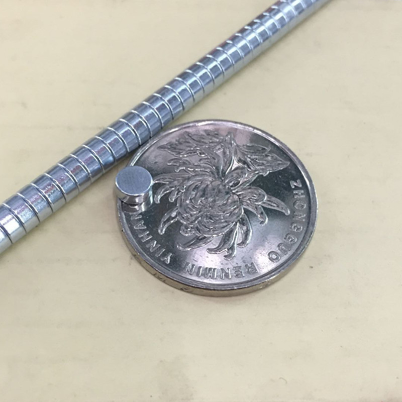 强磁铁N48材料 圆形磁铁钕铁硼耳钉配件用强磁磁铁直径4.5*2毫米