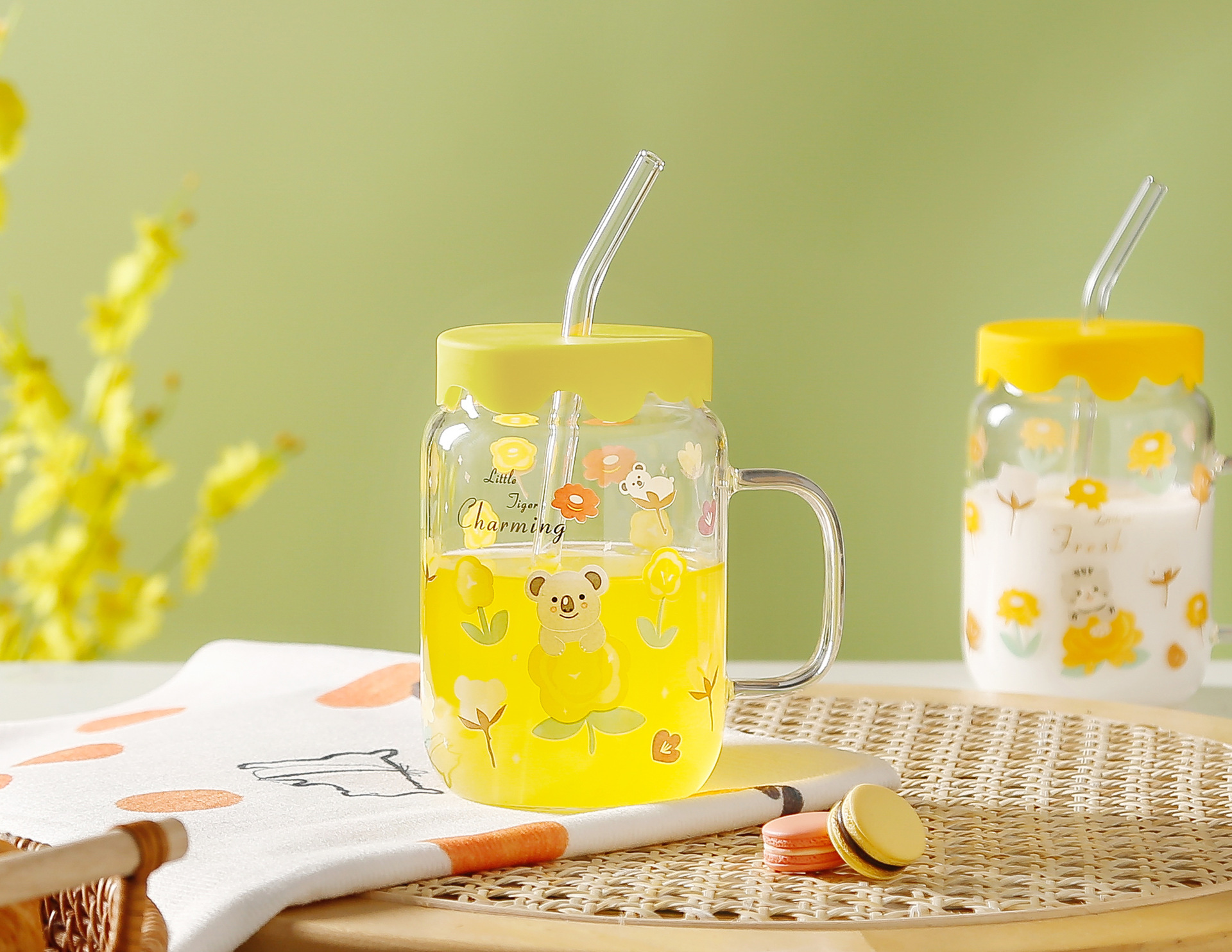 Cartoon water cup, high-temperature resistant, large-capacity cup, high appearance level, internet-famous glass cup, ins style, covered with a straw, water cup Application Scenario