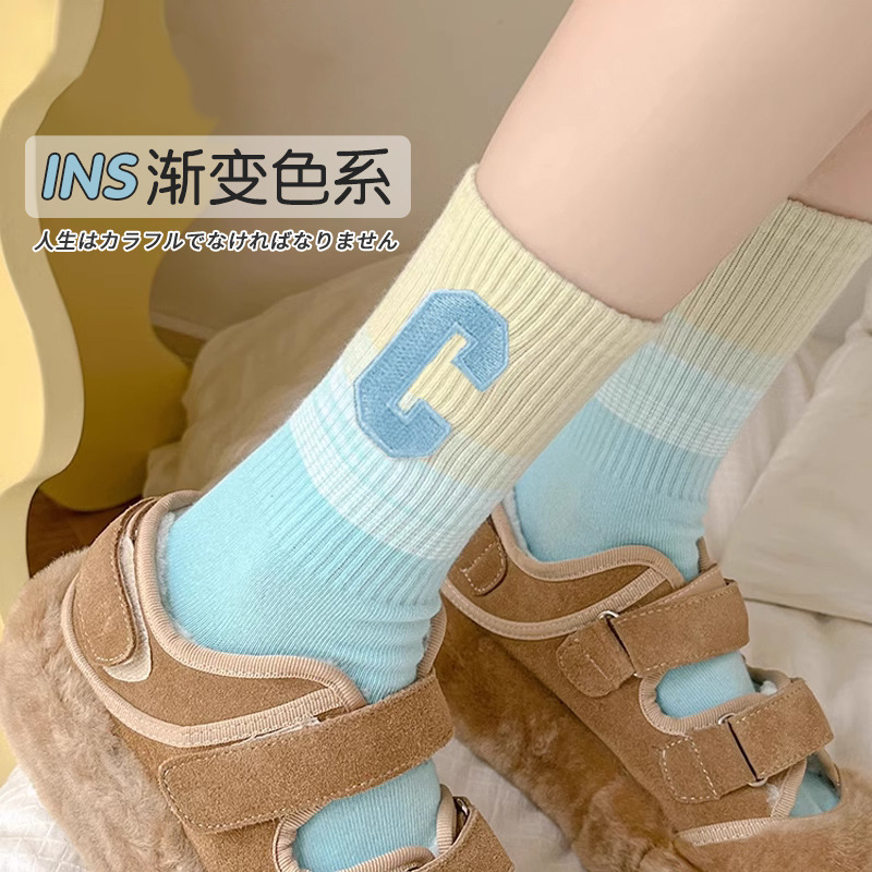 渐变色袜子女中筒袜春秋款ins棉潮韩版C字母秋冬季情侣运动长筒袜