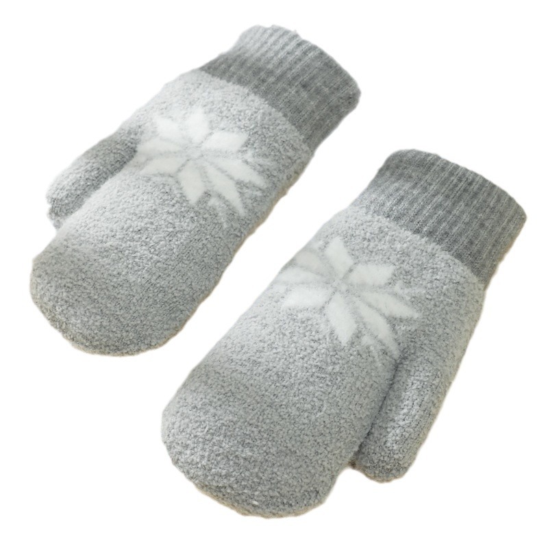 For autumn and winter, couples in both men and women are wearing thick and fluffy double-layer warm snowflake gloves and knitted woolen student cycling bags with full fingers Item Picture