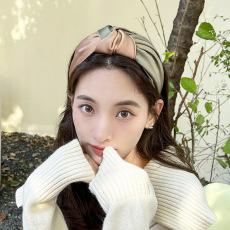 New cross-border headband from Europe and America, versatile ins texture satin headband, wide edge knotted hair band wholesale R288 pic 4